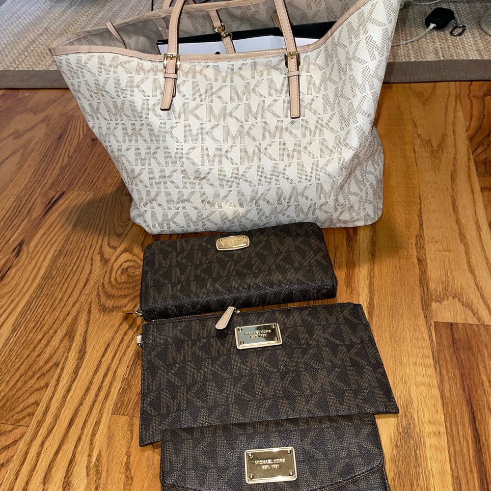 100% AUTHENTIC LEATHER MICHAEL KORS BAGS